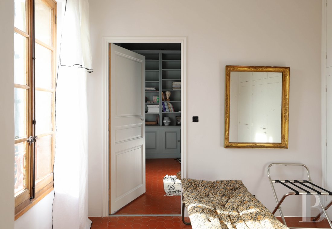 A traditional yet bold village house in the Alpes-de-Haute-Provence, to the south of Forcalquier - photo  n°30